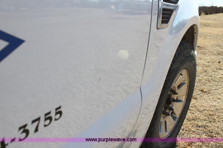 image for item F3452 2008 Ford F250 Super Duty XLT utility truck