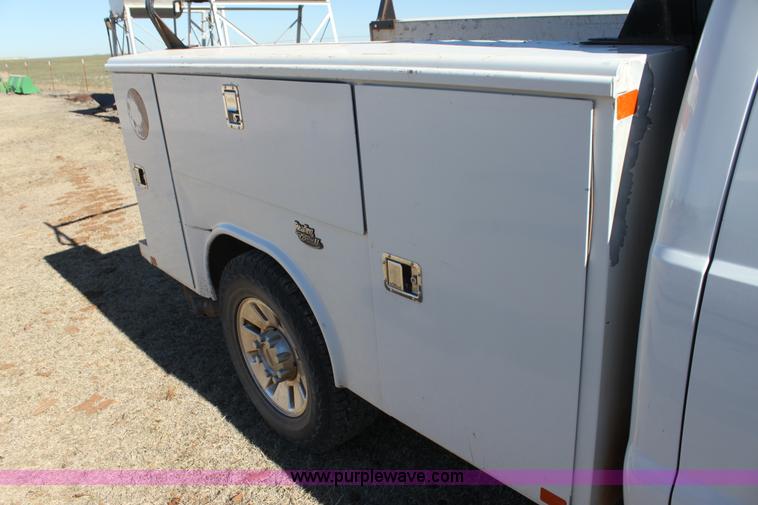 image for item F3452 2008 Ford F250 Super Duty XLT utility truck