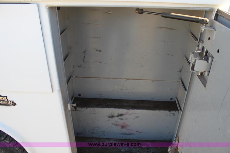 image for item F3452 2008 Ford F250 Super Duty XLT utility truck