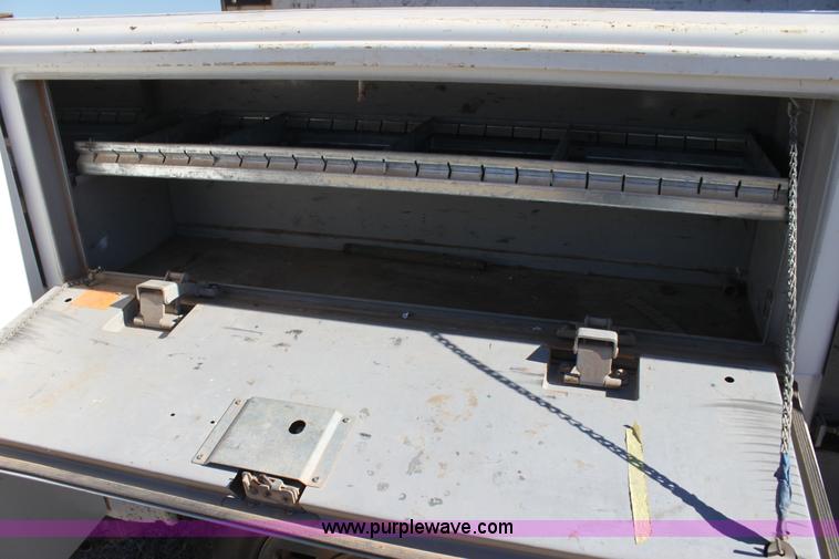 image for item F3452 2008 Ford F250 Super Duty XLT utility truck