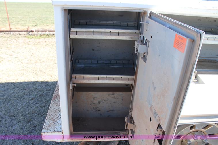 image for item F3452 2008 Ford F250 Super Duty XLT utility truck