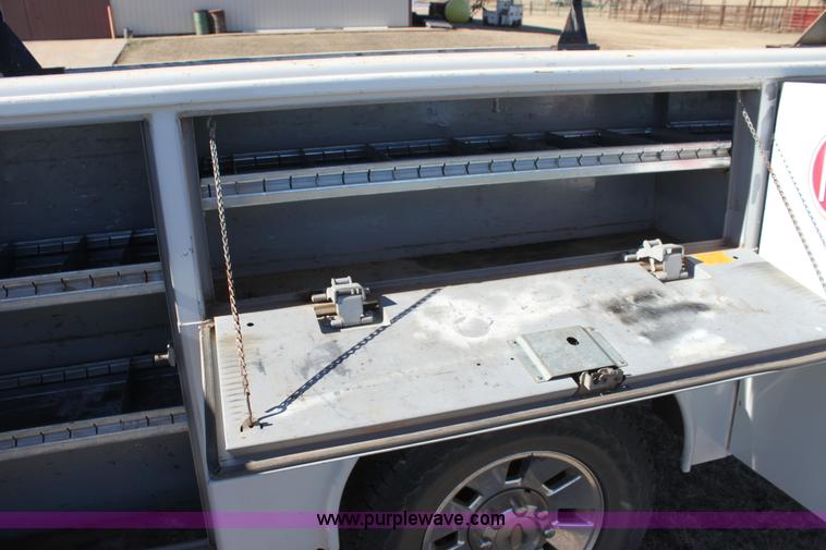 image for item F3452 2008 Ford F250 Super Duty XLT utility truck