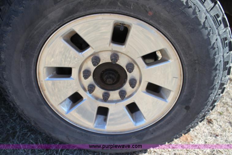 image for item F3452 2008 Ford F250 Super Duty XLT utility truck