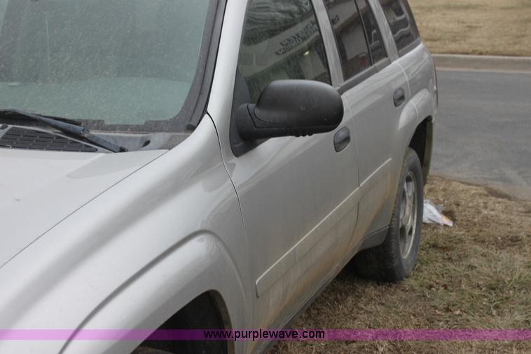 image for item F3453 2007 Chevrolet Trailblazer LS SUV