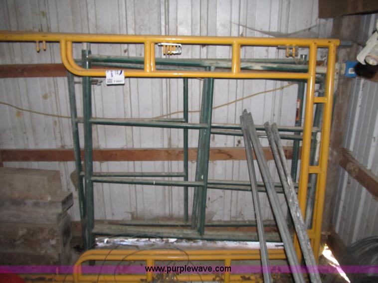 image for item F8941 (3) sections of scaffolding
