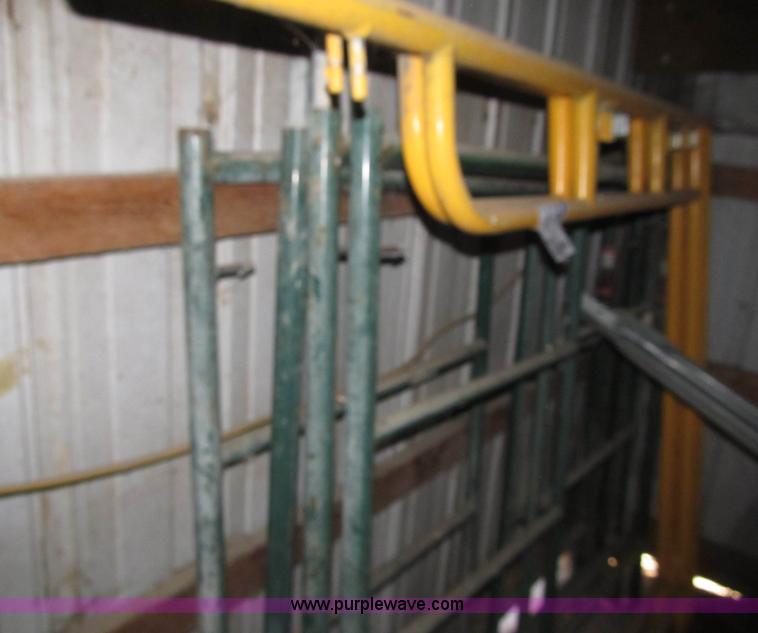 image for item F8941 (3) sections of scaffolding