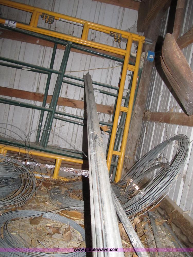 image for item F8941 (3) sections of scaffolding