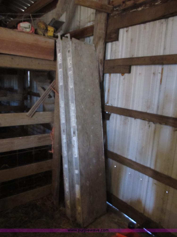 image for item F8941 (3) sections of scaffolding