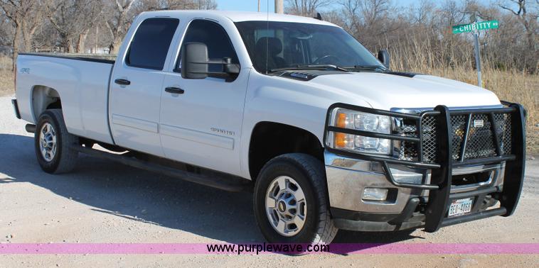 image for item H1671 2011 Chevrolet Silverado 2500HD LT Crew Cab pickup truck
