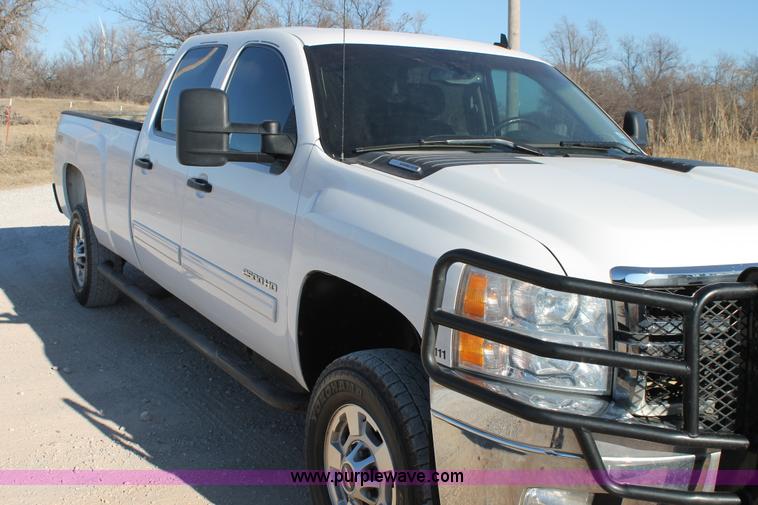 image for item H1671 2011 Chevrolet Silverado 2500HD LT Crew Cab pickup truck