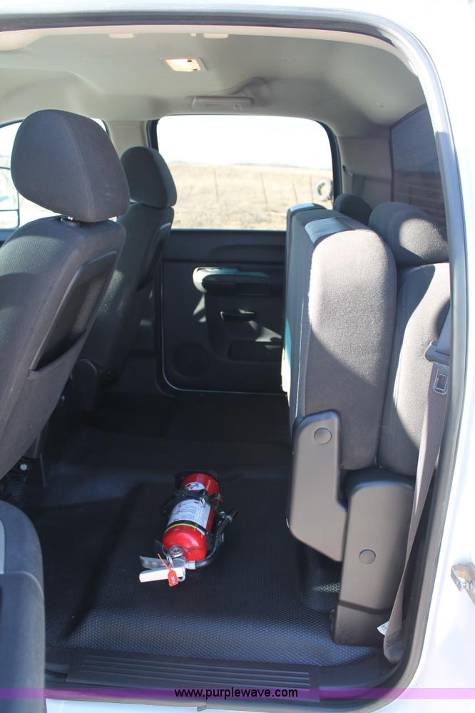 image for item H1671 2011 Chevrolet Silverado 2500HD LT Crew Cab pickup truck