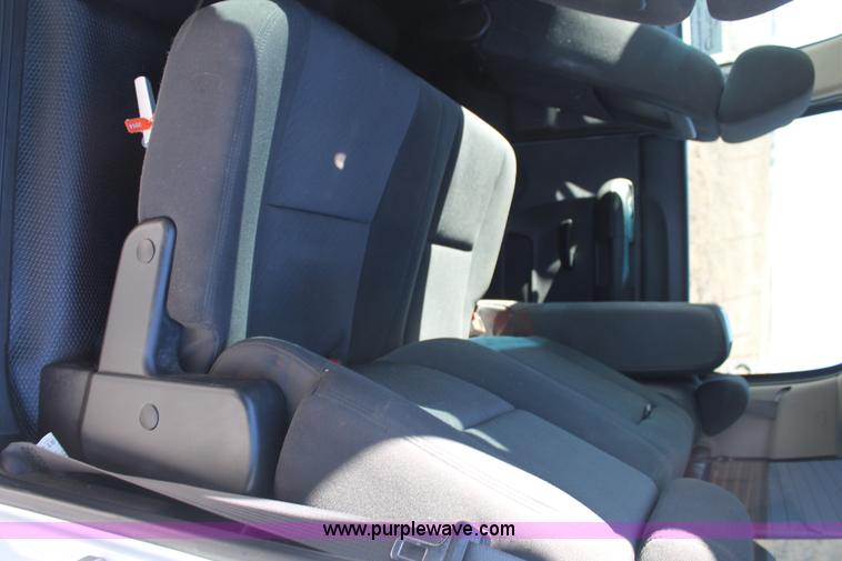 image for item H1671 2011 Chevrolet Silverado 2500HD LT Crew Cab pickup truck