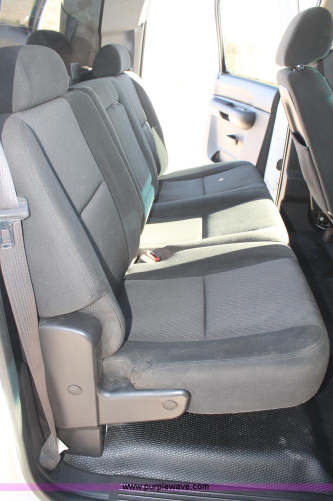 image for item H1671 2011 Chevrolet Silverado 2500HD LT Crew Cab pickup truck