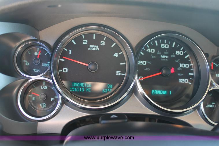 image for item H1671 2011 Chevrolet Silverado 2500HD LT Crew Cab pickup truck