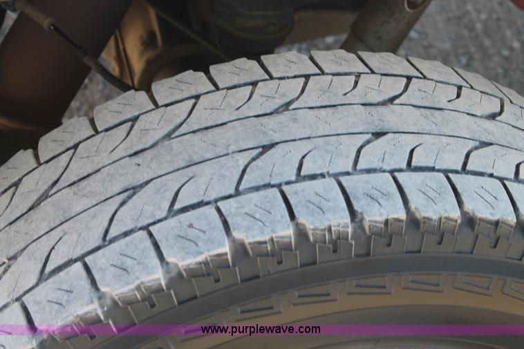 image for item H1671 2011 Chevrolet Silverado 2500HD LT Crew Cab pickup truck