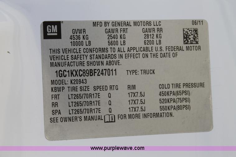 image for item H1671 2011 Chevrolet Silverado 2500HD LT Crew Cab pickup truck