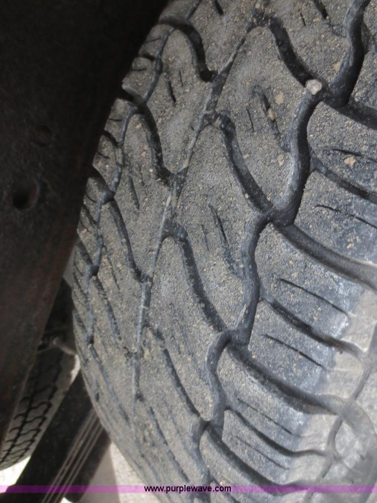 image for item I2127 2003 Chevrolet Silverado 2500HD Crew Cab pickup truck