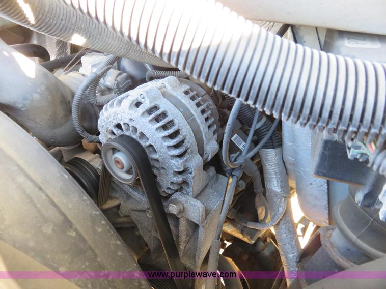 image for item I2406 2006 Chevrolet Express G3500 box truck