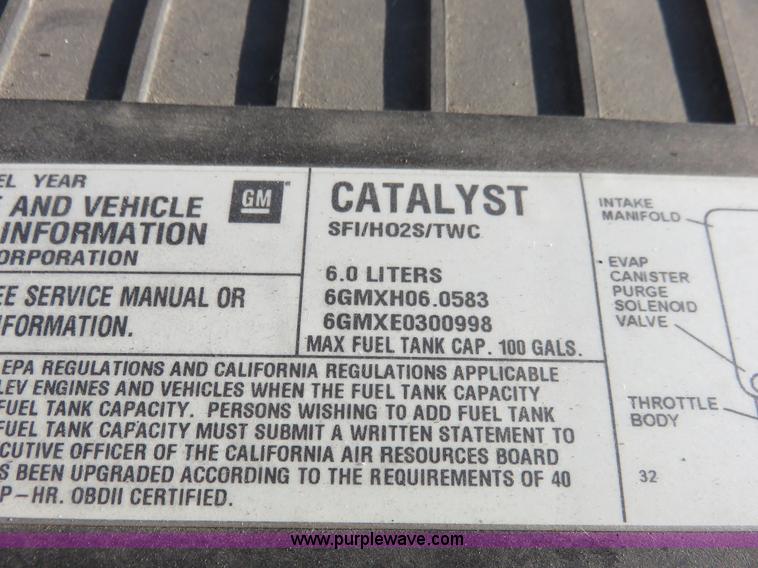 image for item I2406 2006 Chevrolet Express G3500 box truck