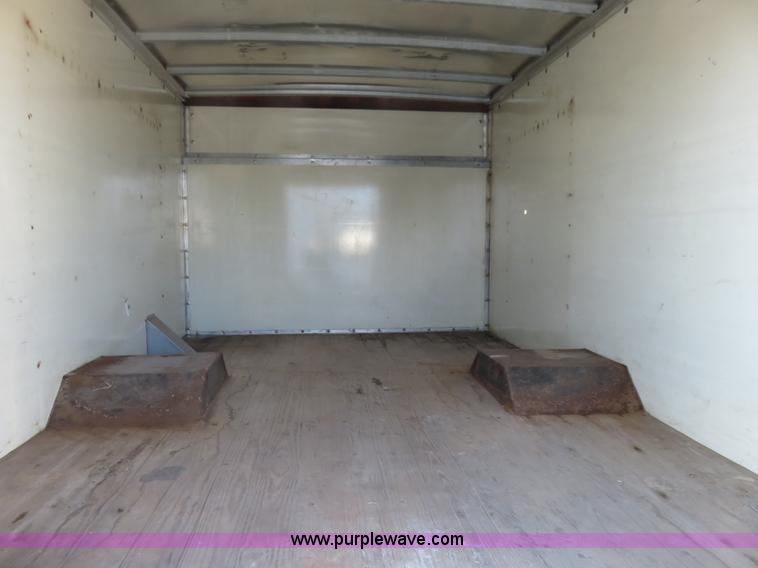 image for item I2406 2006 Chevrolet Express G3500 box truck