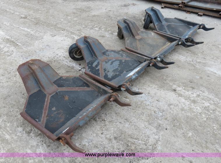 image for item I2412 (4) mini skid ride along platform