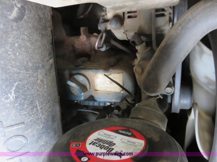 image for item I2413 Bobcat MT55 mini track loader