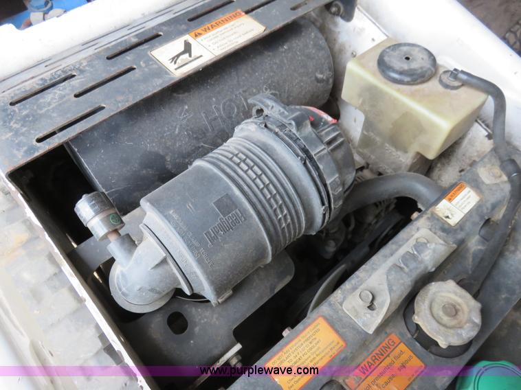 image for item I2413 Bobcat MT55 mini track loader