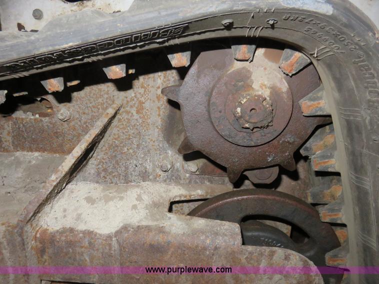 image for item I2413 Bobcat MT55 mini track loader