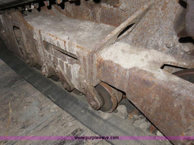 image for item I2413 Bobcat MT55 mini track loader