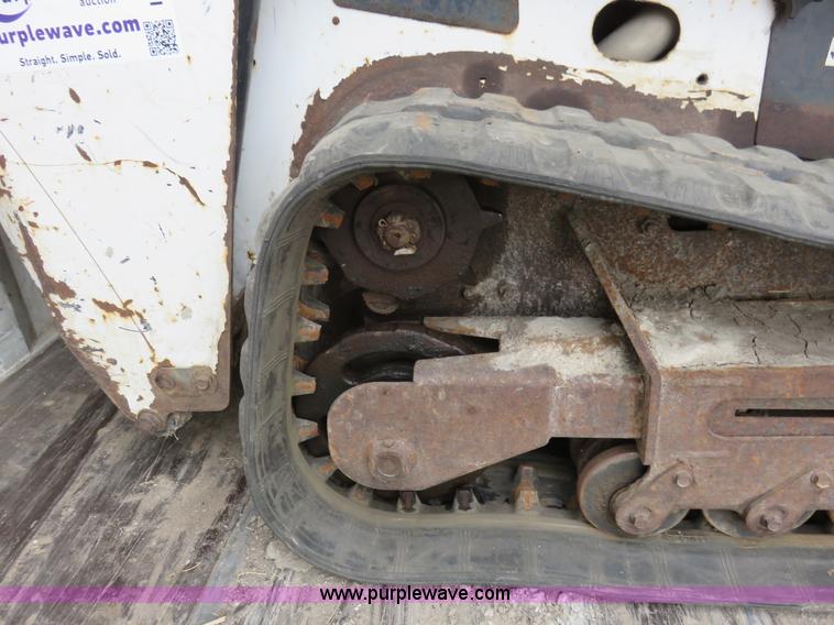 image for item I2413 Bobcat MT55 mini track loader