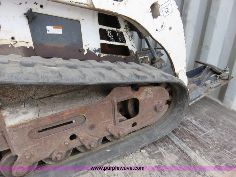image for item I2413 Bobcat MT55 mini track loader