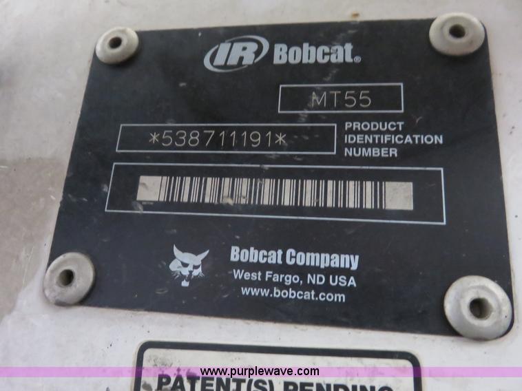 image for item I2413 Bobcat MT55 mini track loader