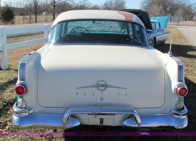 image for item I3126 1955 Pontiac Star Chief