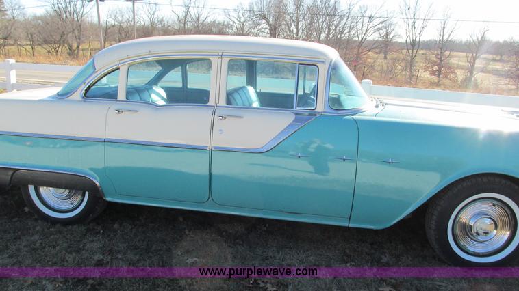image for item I3126 1955 Pontiac Star Chief