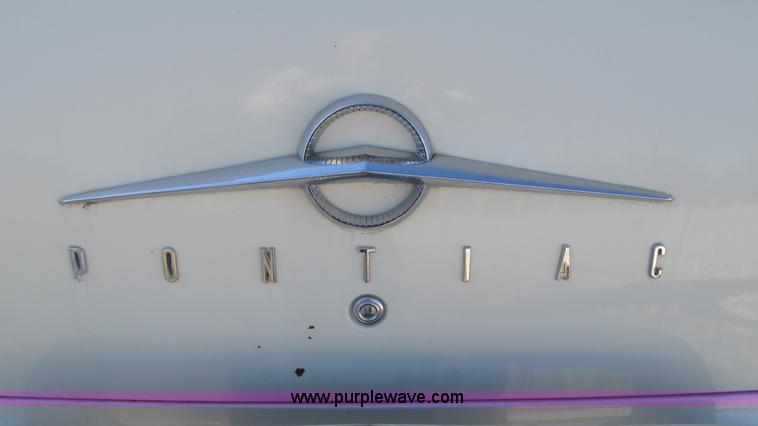 image for item I3126 1955 Pontiac Star Chief