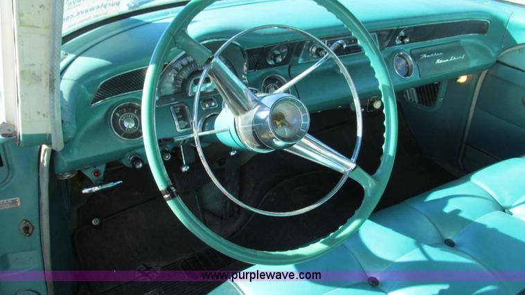 image for item I3126 1955 Pontiac Star Chief