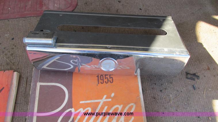 image for item I3126 1955 Pontiac Star Chief