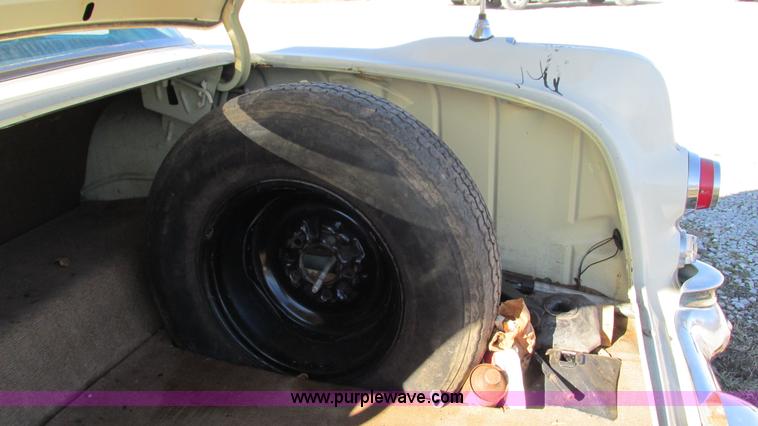 image for item I3126 1955 Pontiac Star Chief