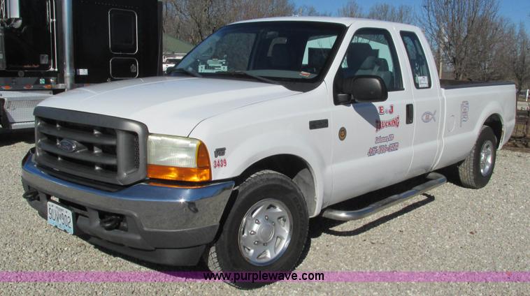image for item I3127 2000 Ford F250 Super Duty pickup truck