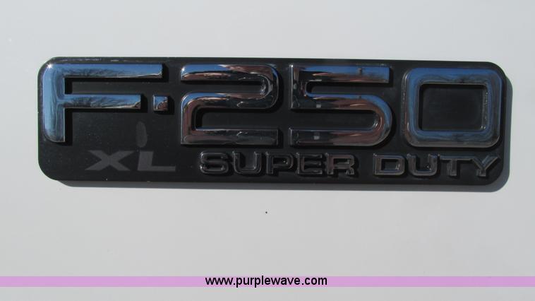 image for item I3127 2000 Ford F250 Super Duty pickup truck