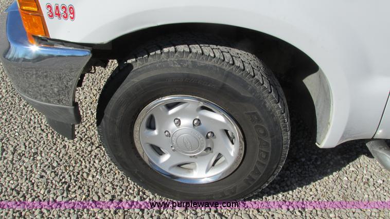 image for item I3127 2000 Ford F250 Super Duty pickup truck