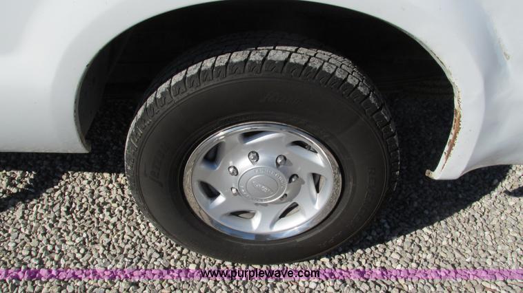 image for item I3127 2000 Ford F250 Super Duty pickup truck