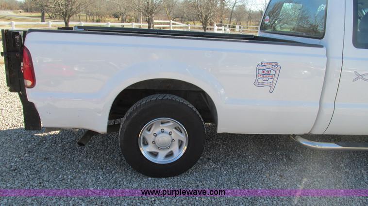 image for item I3127 2000 Ford F250 Super Duty pickup truck
