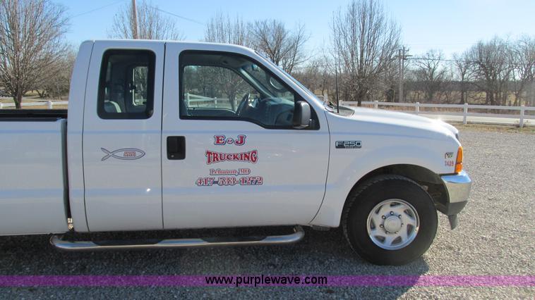 image for item I3127 2000 Ford F250 Super Duty pickup truck