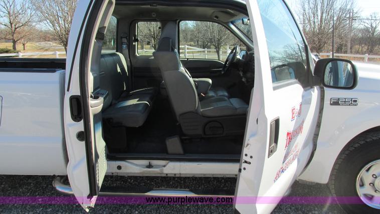 image for item I3127 2000 Ford F250 Super Duty pickup truck