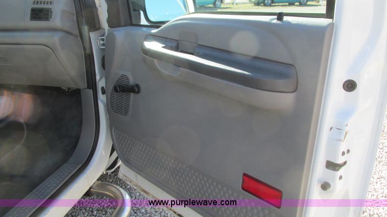 image for item I3127 2000 Ford F250 Super Duty pickup truck