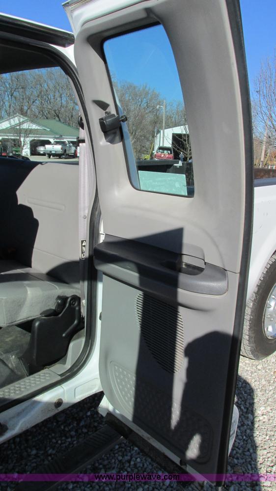 image for item I3127 2000 Ford F250 Super Duty pickup truck