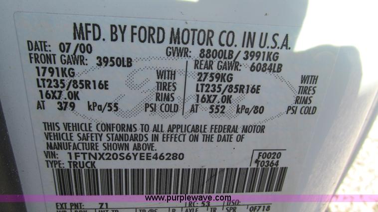 image for item I3127 2000 Ford F250 Super Duty pickup truck