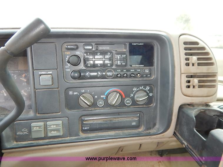 image for item I5159 1996 Chevrolet Silverado 1500 Z71 Ext. Cab  pickup truck