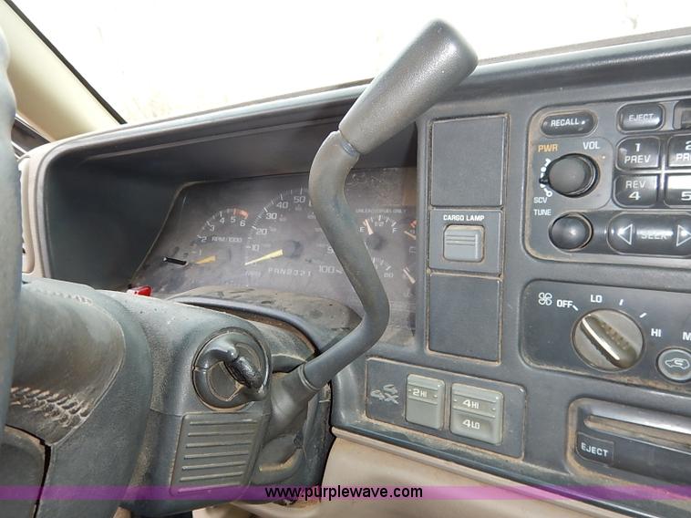 image for item I5159 1996 Chevrolet Silverado 1500 Z71 Ext. Cab  pickup truck